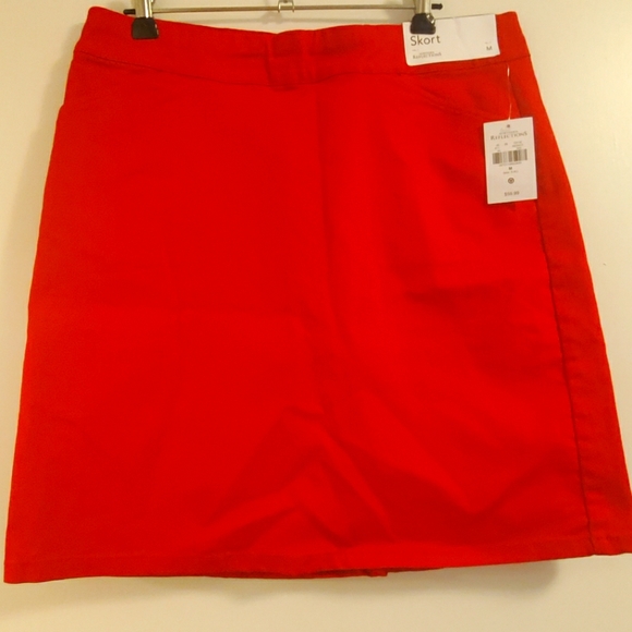 Ladies Skort - Picture 1 of 4